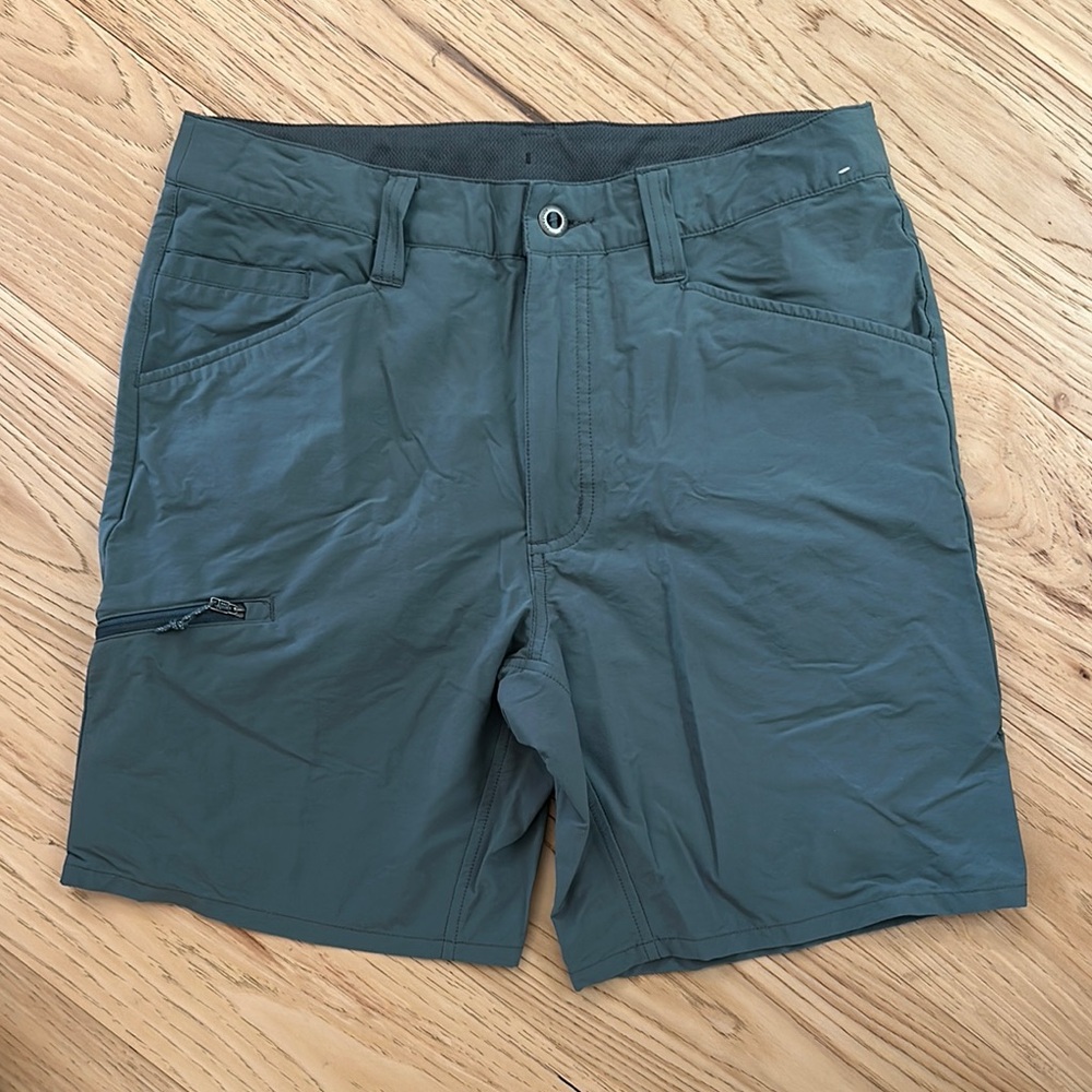Patagonia Shorts men’s size 32